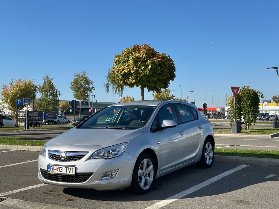 Opel Astra Opel Astra j 2013 stare excelenta, primul proprietar