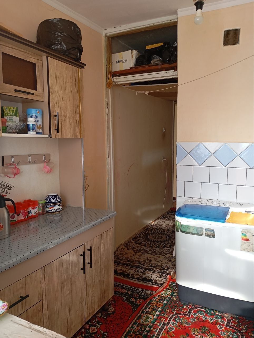 Продаётся 2х ком кв в чирчике 8 мкн 4 этаж около светлана магазин