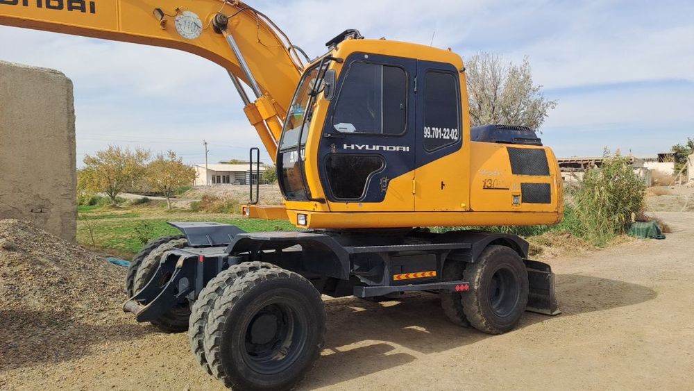 Ekskavator 1300wm hyundai