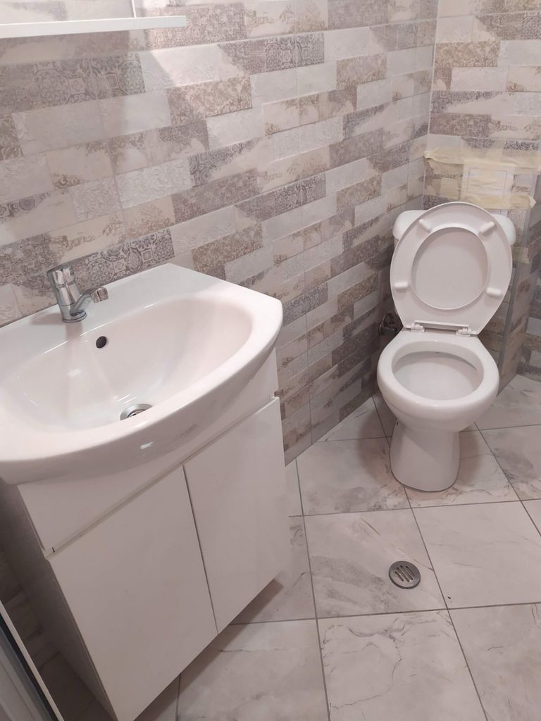 Дава се под наем Двустаен апартамент в Асеновград - 70 кв.м за 306 € - Снимка #4