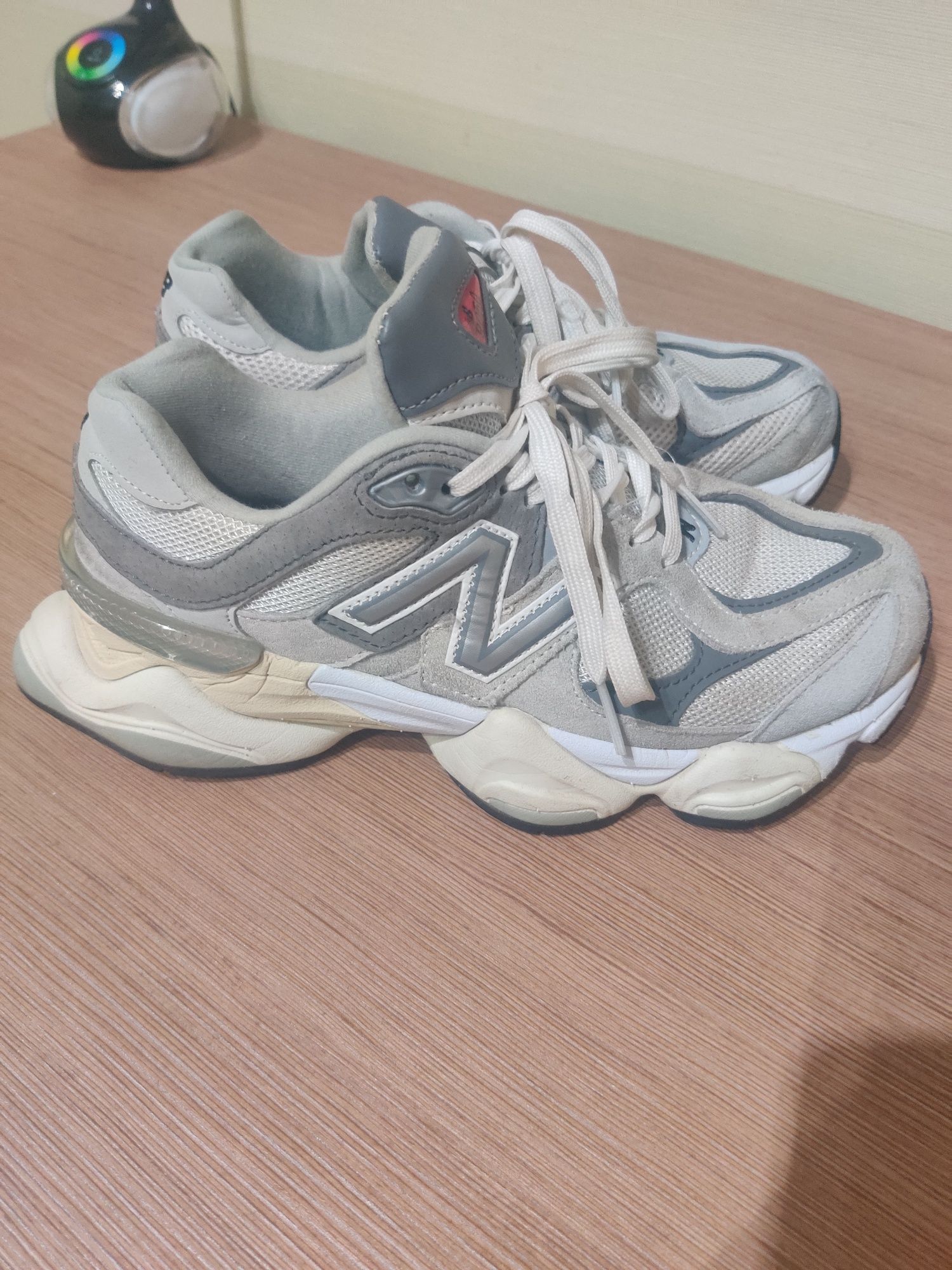 Converse, New balance 9060