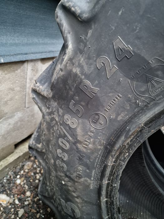 CAUCIUCURI agricole 14.9R24 (380/85R24) marca Continental