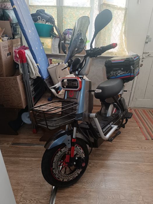 Продается электро скутер новый.
