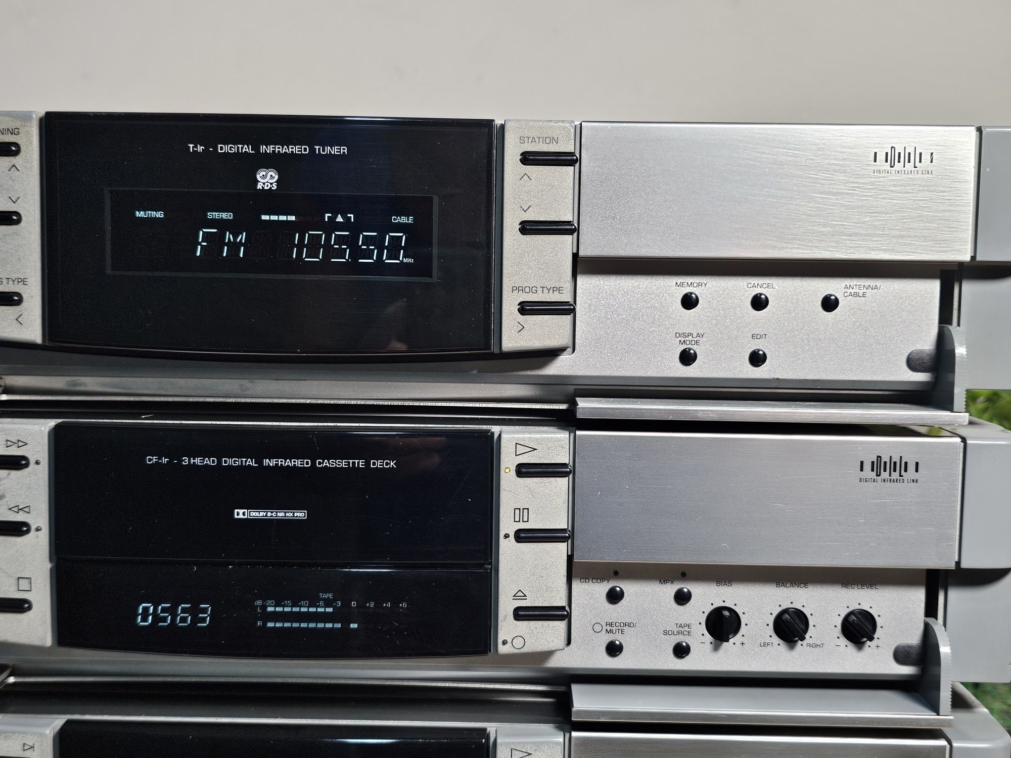 Linie audio FINEARTS ,amplificator deck 3 head, tuner, cd player ,IR