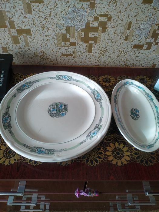 6 блюд круглых, 3 овальных, цена в описании