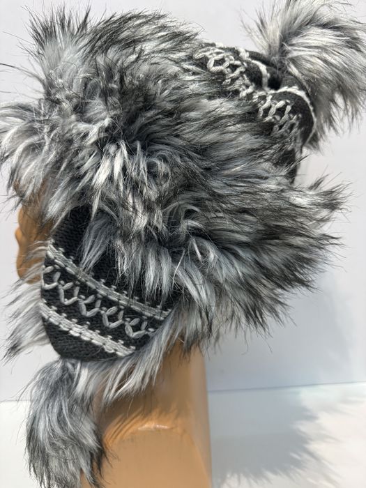 Дамска щапка 65% вълна 35% вискоза