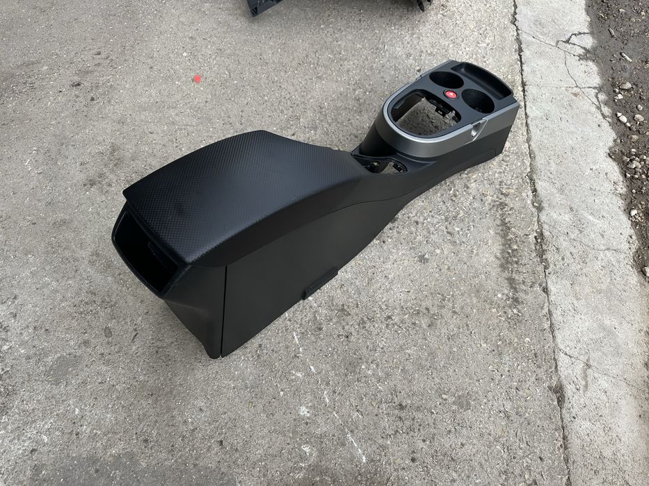 Централна конзола със подлакътник за Сеат Алтеа