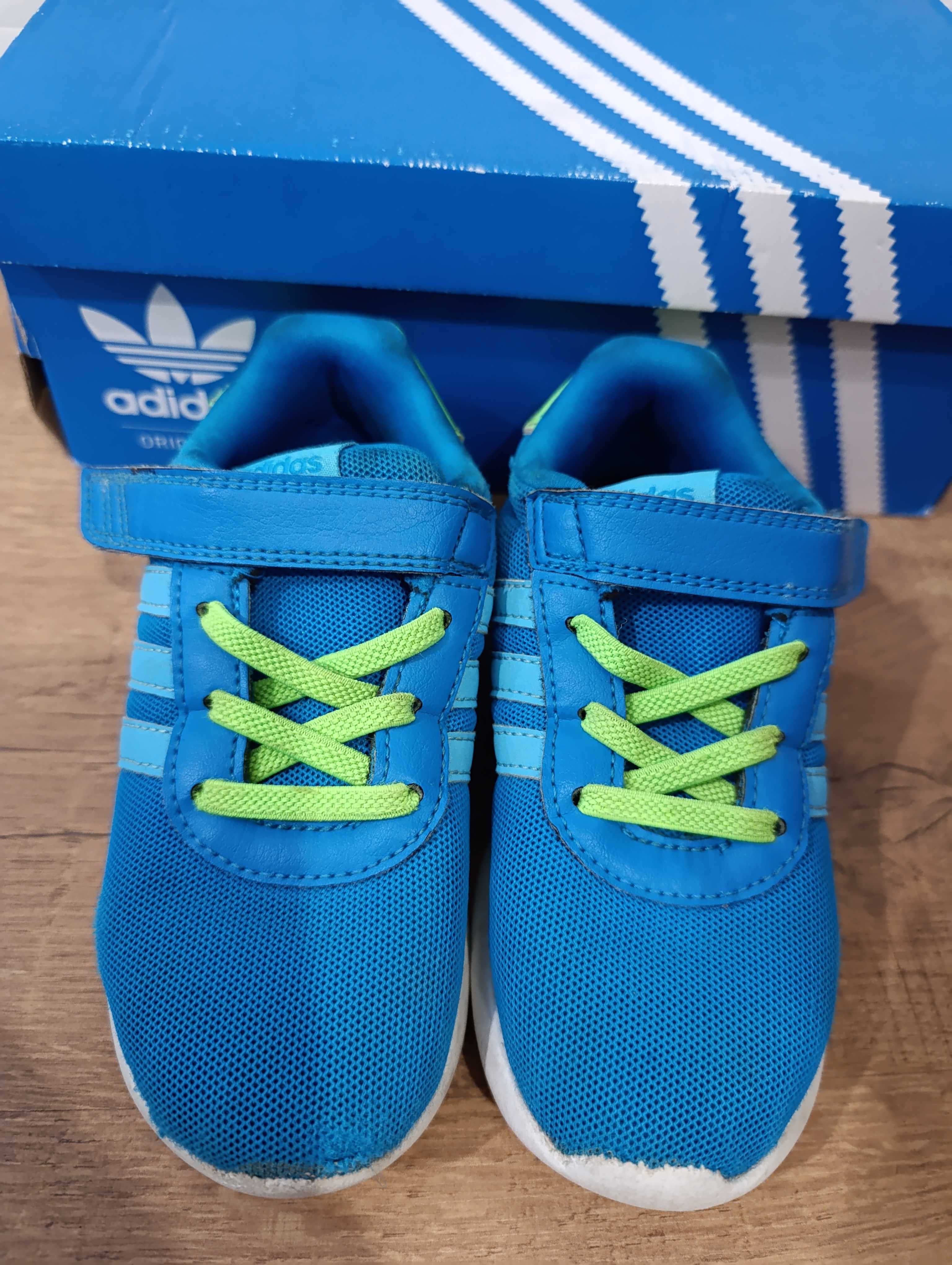 Маратонки Nike, Adidas