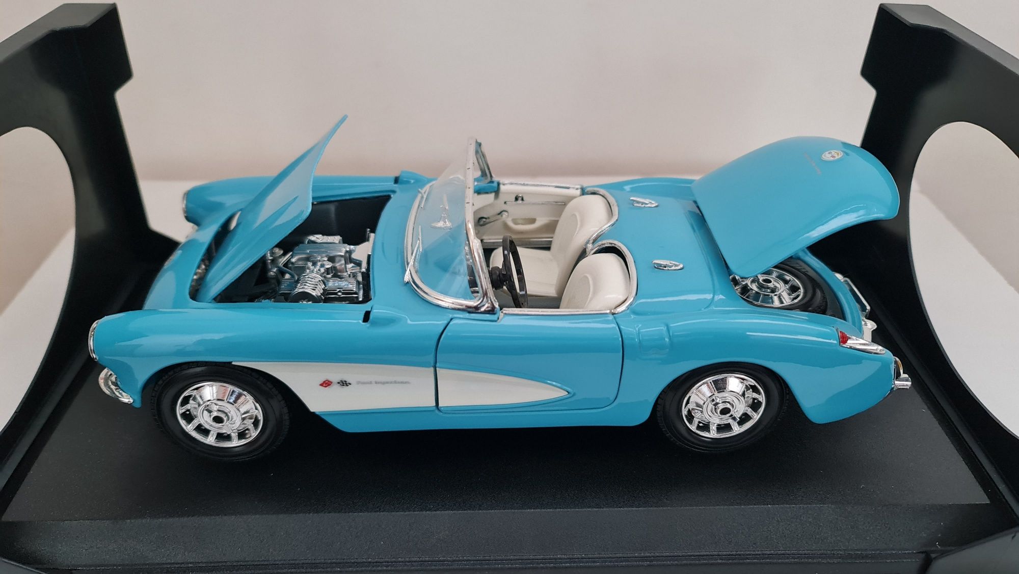 CABRIOLET CORVETTE ( 1957 ) MAISTO PORSCHE 911 Bburago Italy 1.18 м.