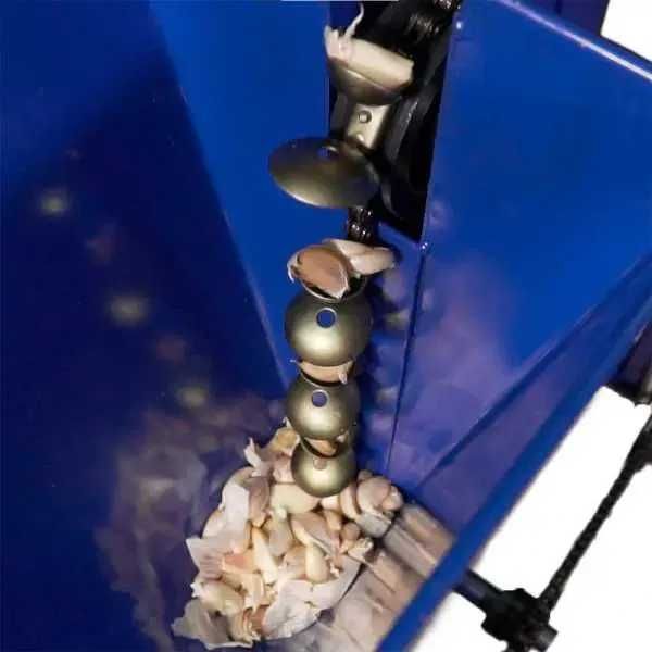 Semanatoare 3 randuri pentru arpagic usturoi ceapa pentru motocultor