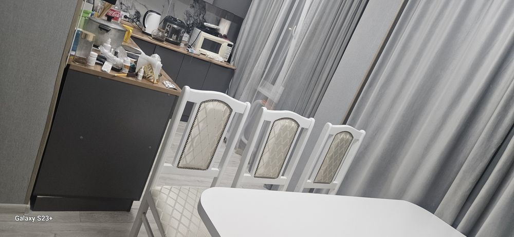 Стол и 6 стульев