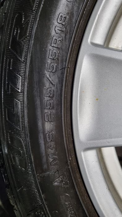 Jante aliaj si anvelope de iarna Goodyear 255/55R18 runflat
