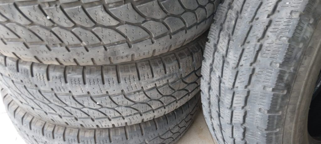 Anvelope /cauciucuri 225 75 r16 C în stare foarte buna