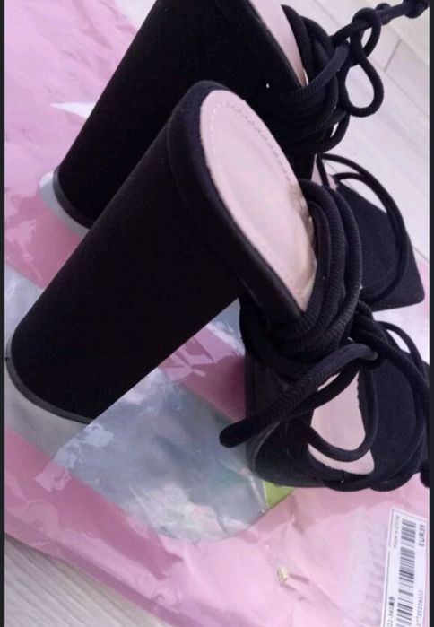 Tocuri inalte marimea 39,purtate o singură dată