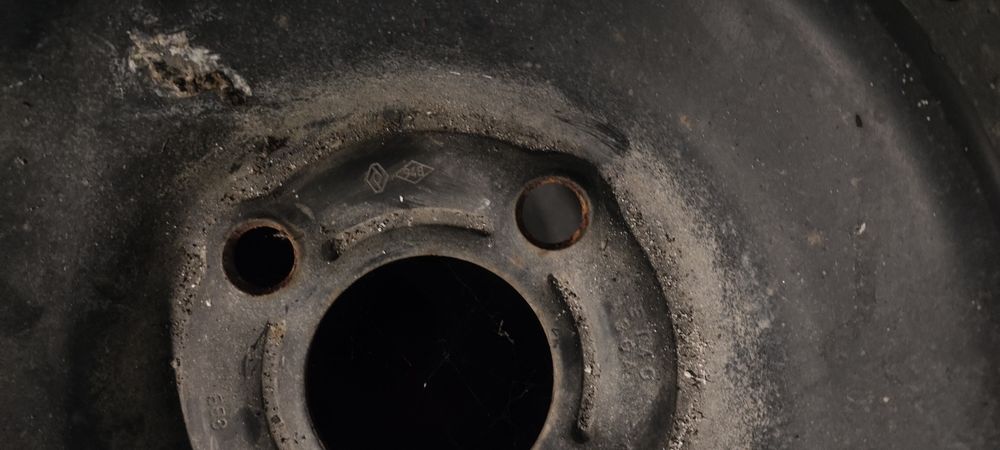 4бр Зимни гуми Мишелин 185 65 15 с джанти