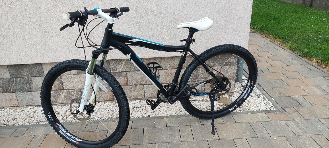 Vând Bicicleta Fuji Aluminiu roti 27,5,Frâne hidraulice,XT