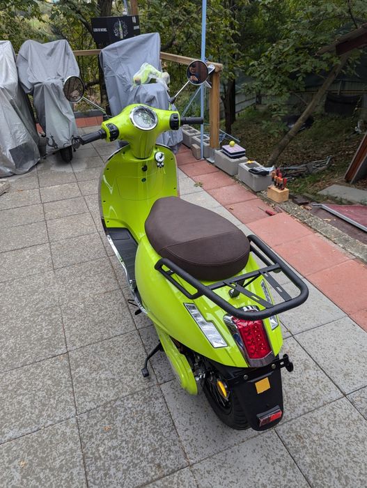 Scuter electric efun Pusa 2.4 kw. NOU