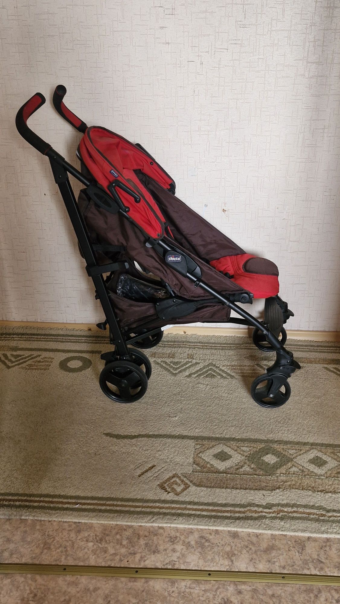 Chicco: Прогулочная коляска Lite Way Top Red Wave