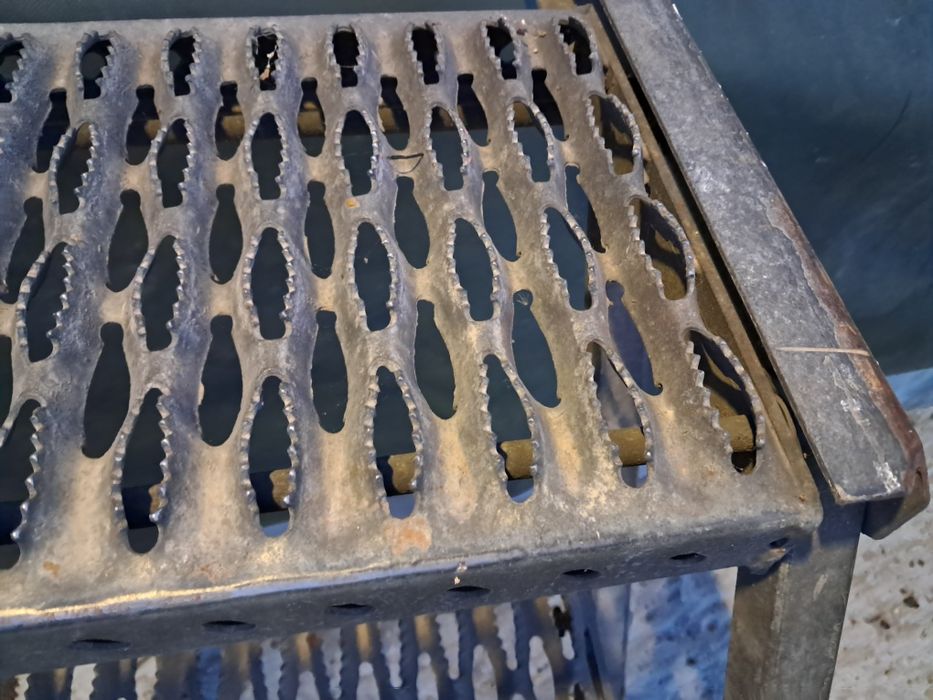 Малка стълба згаваема поцинкована от товарен бус  фургон