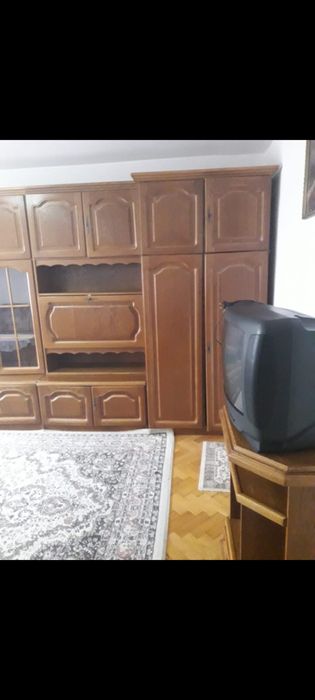 Închiriez apartament
