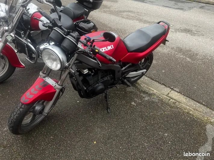 Suzuki gs 500.       .