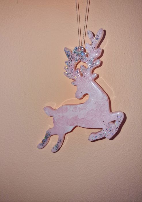 Коледни еленчета от епоксидна смола