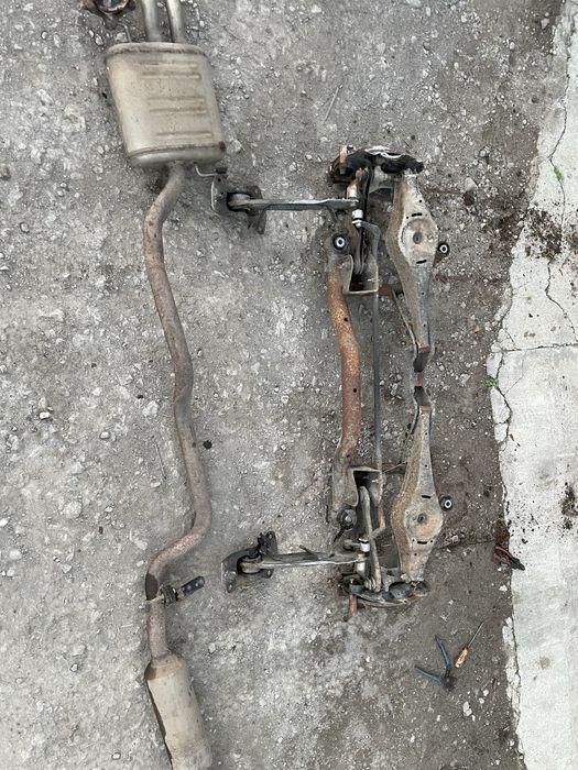 Части за пасат 6 /pasat 6 2.0 d 2005 г  ЗАДЕН МОСТ !