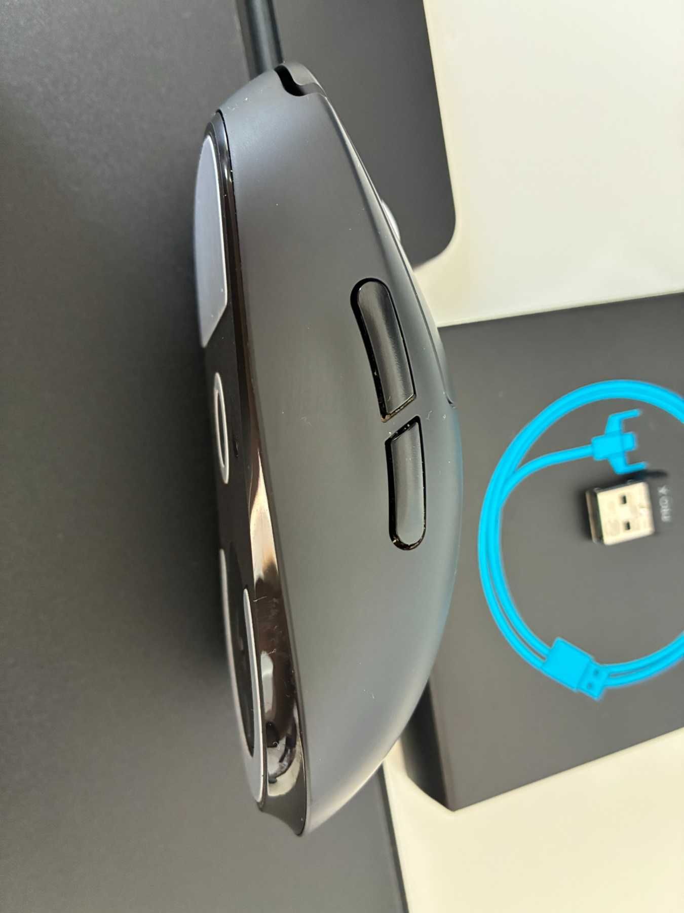 Мишка Logitech Superlight + Подложка Logitech PowerPlay