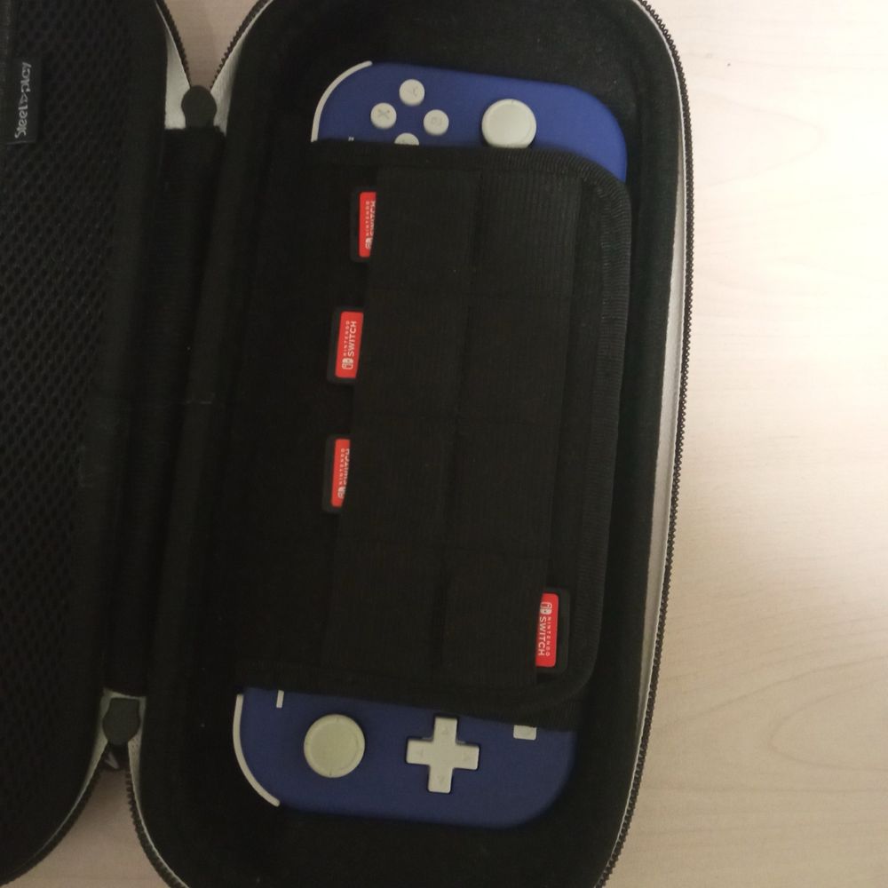 Nintendo Switch Light