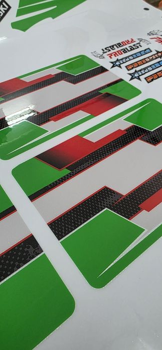 Стикери за мотори, картинг, джетове, моторни шейни, атв и други.