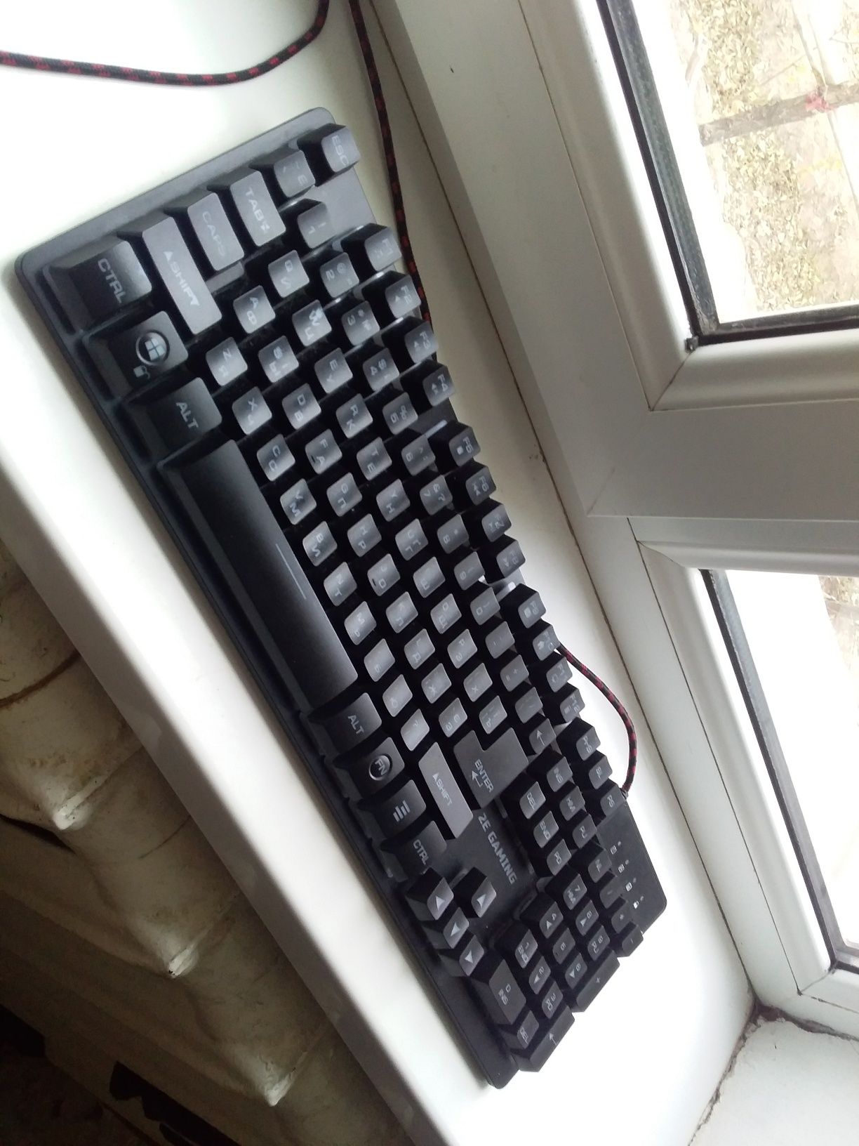 2E gaming klaviatura. Qatqan baha. Obmen joq!