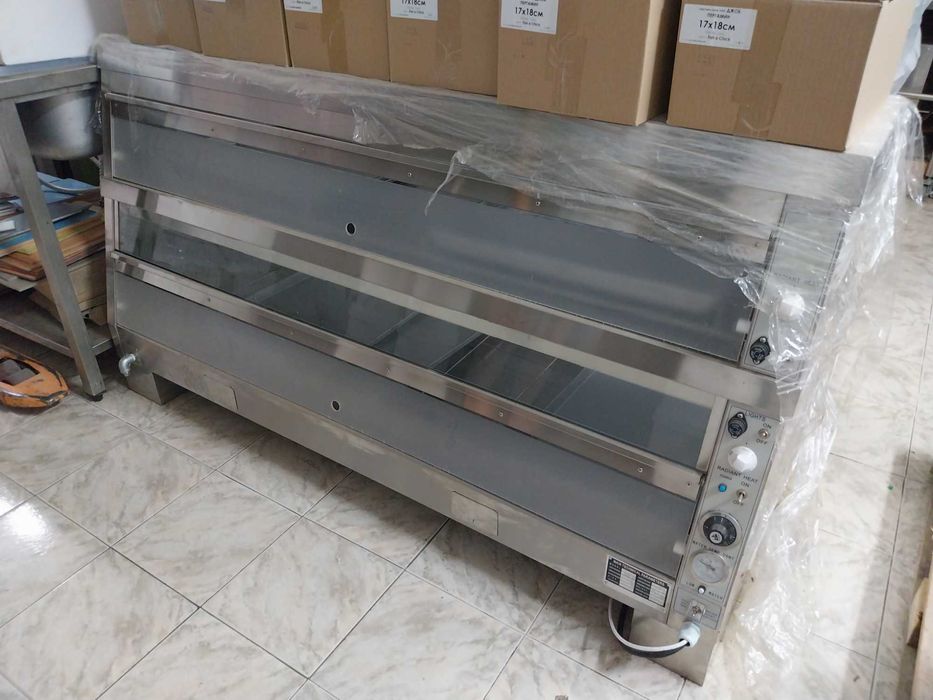 Топли витрини тип Henny Penny 1.8 м