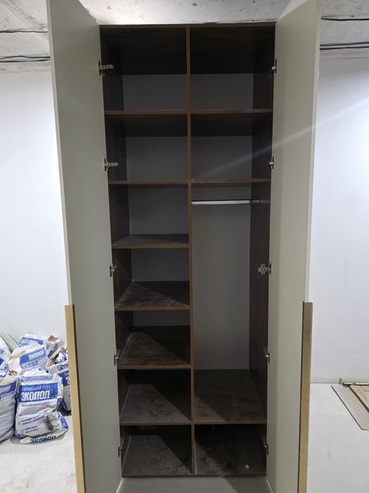 Продам шкаф б/у из двух частей