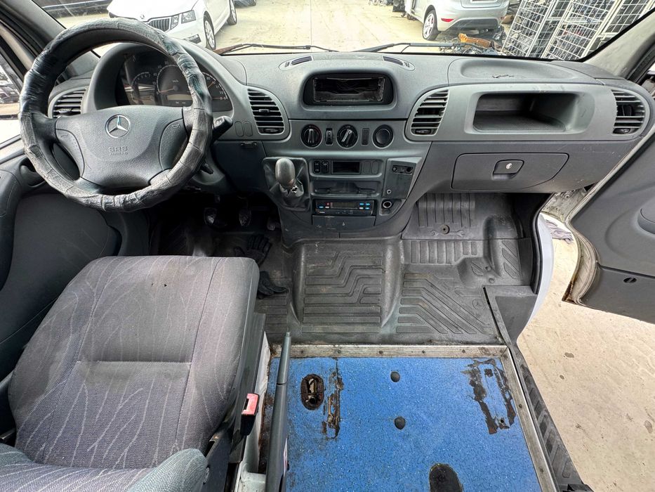 Dezmembrez Mercedes Sprinter 311, 313, W903 2.2 CDI OM611