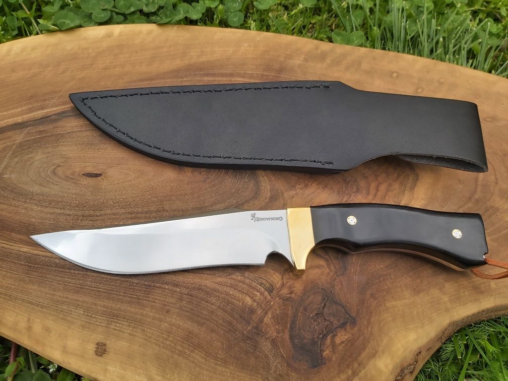 Ловен нож Browning с кожена кания ,фултанг LN409