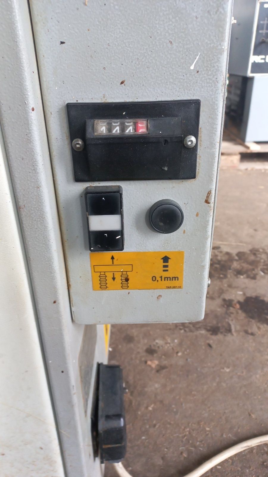 Абрихт щрайхмуса на 500 мм с 4 ножа ,мотор 4 kw. автоматично качване н