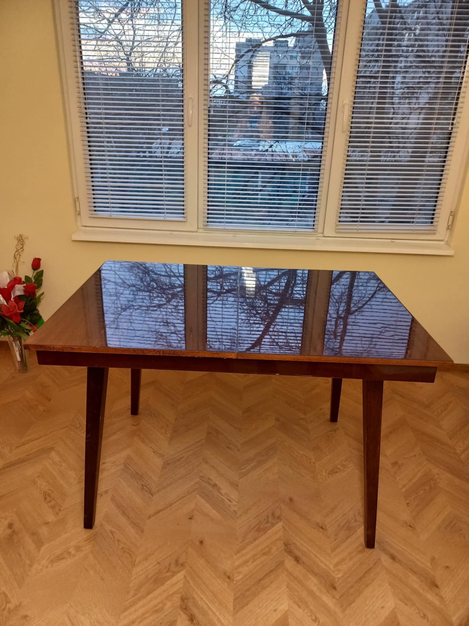 Дървена Лакирана Маса