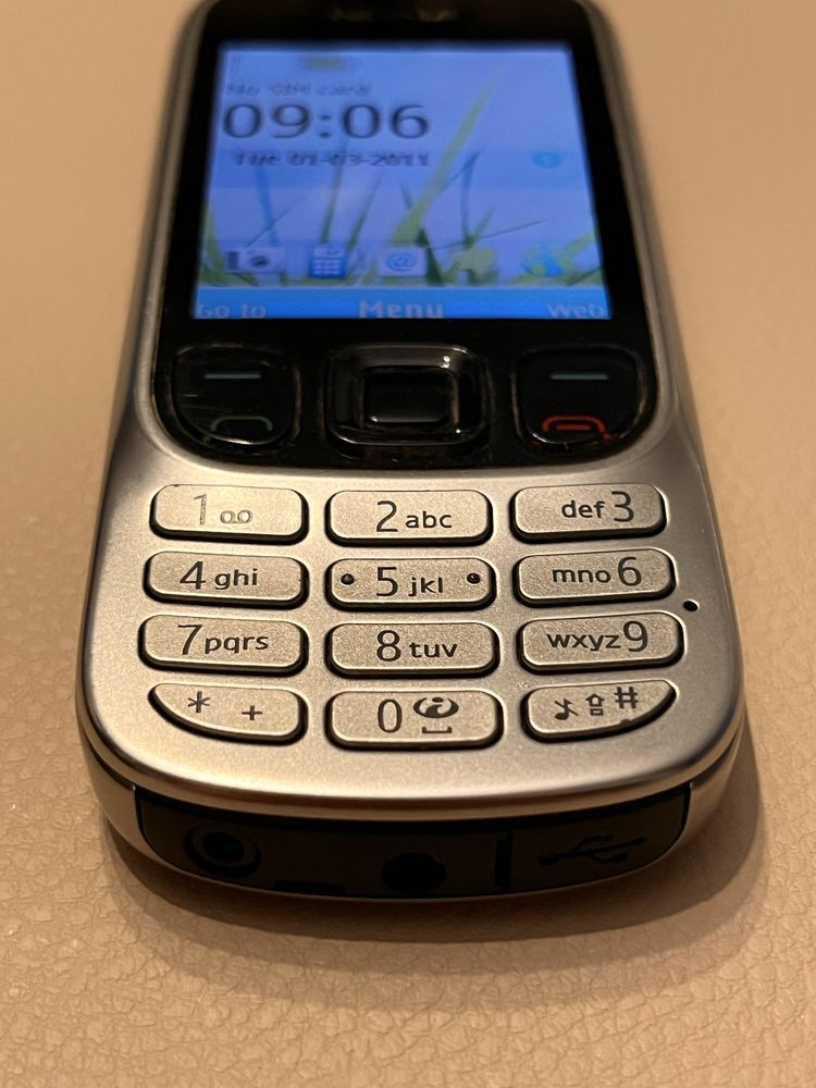 Nokia 6303i Classic Silver + card 2GB ! Original full tot pe el!