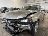 Lexus IS300h avariat