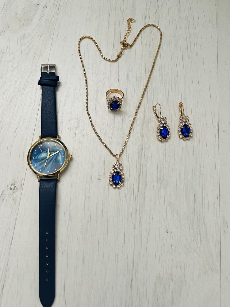 Set bijuterii cu ceas