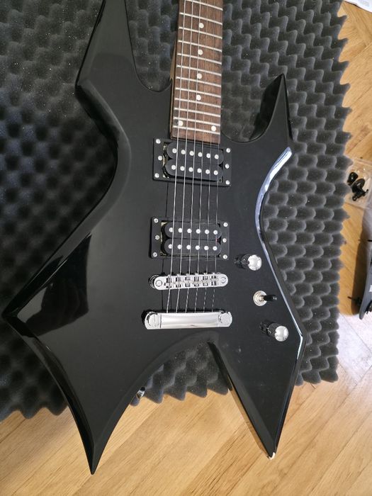 Pachet chitara electrica + amplificator si accesorii !