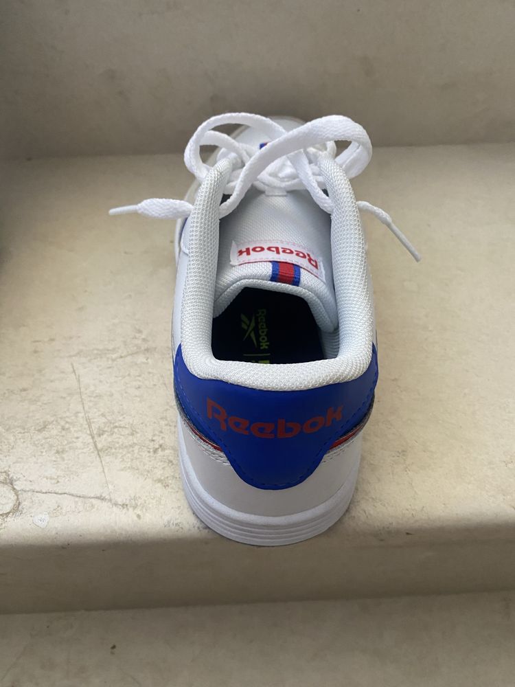 Маратонки Reebok номер 42.5 нови неизползвани