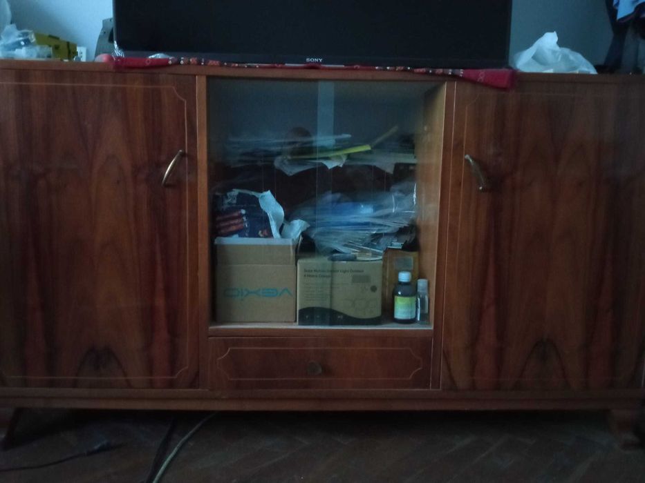 Mobila sufragerie furnir nuc din lemn masiv