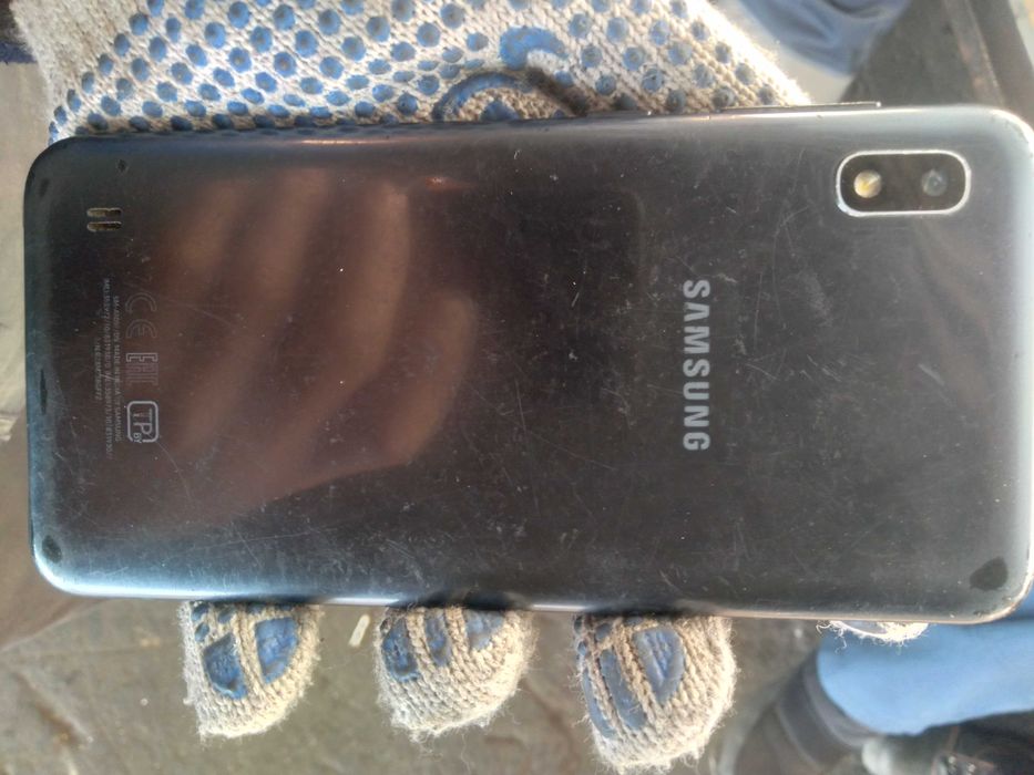 Телефон смартфон  Самсунг а 10