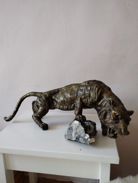 Уникален бронзов тигър за декорация на вашия дом или офис