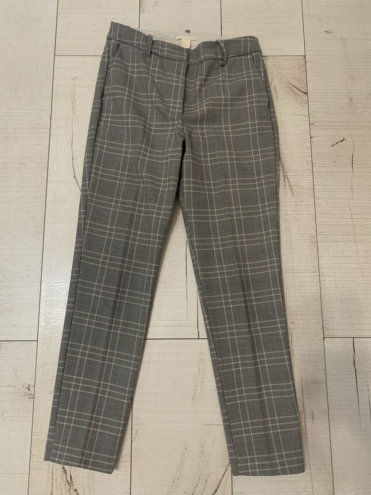 Pantaloni conici in carouri H&M