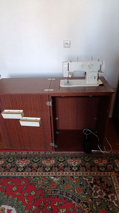 Швейная машина Чайка