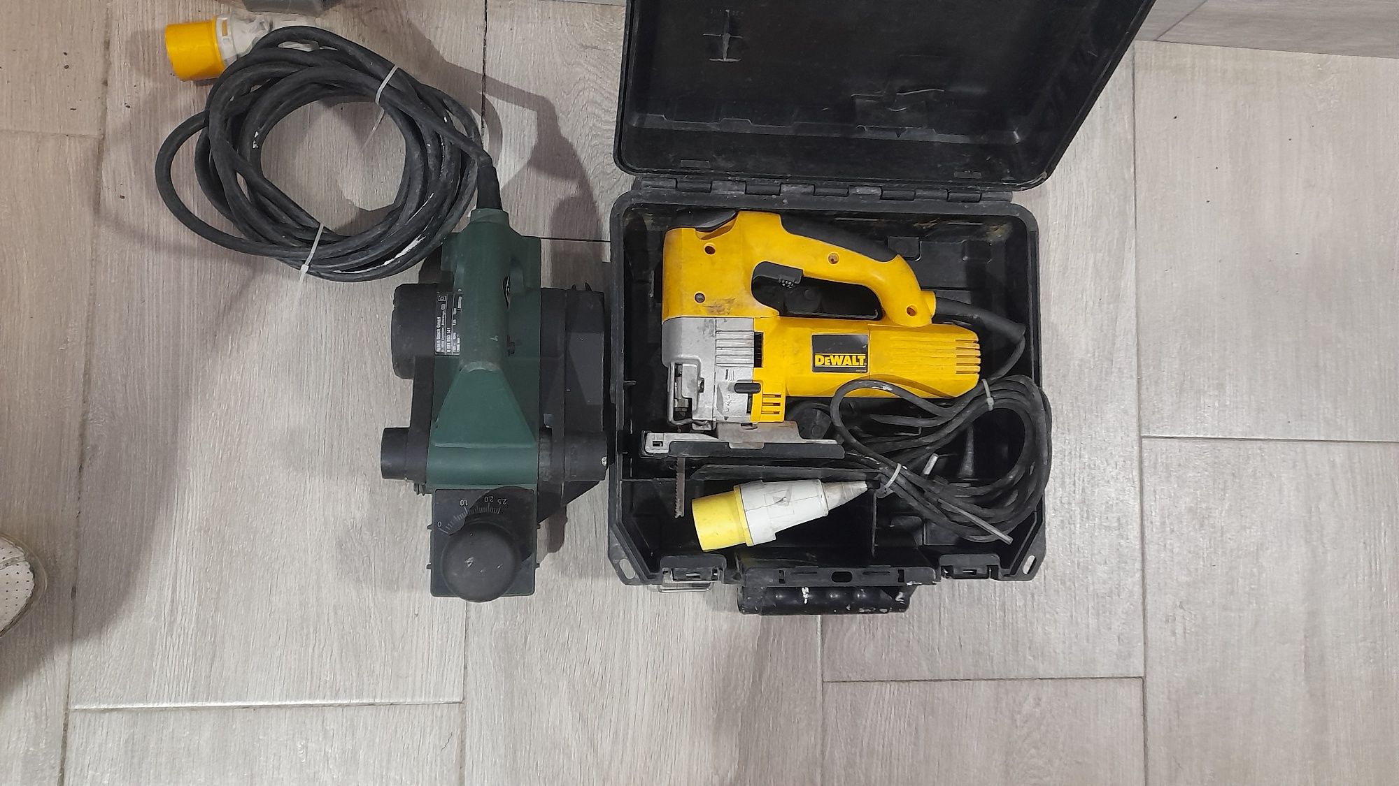 Rindea Bosch PHO 25-82 /Pendular Dewalt DW 32 ( 110 volți)