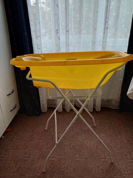 Cădiță bebe cu suport sustinere