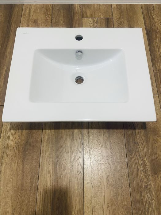 Раковина фарфоровая -60см